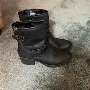 Black buckle boots